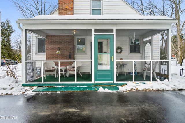 5 Glenbrook Road, Glenville, NY 12302