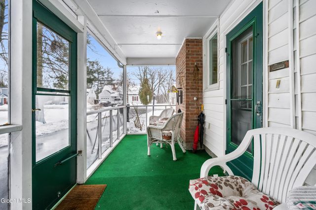 5 Glenbrook Road, Glenville, NY 12302