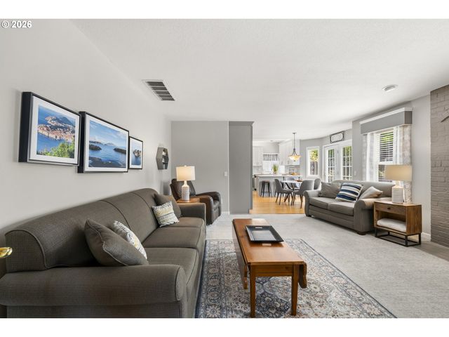 2471 Ne LINDSEY Dr, Hillsboro, OR 97124