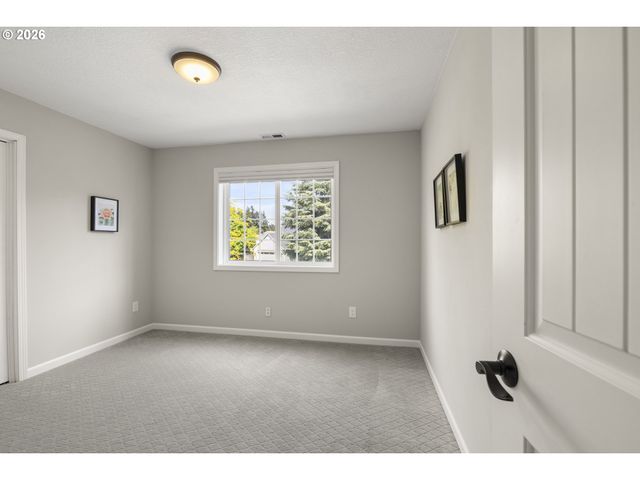 2471 Ne LINDSEY Dr, Hillsboro, OR 97124