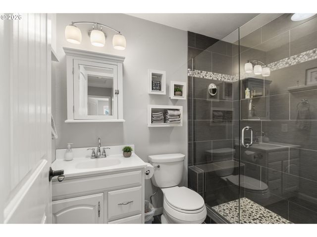2471 Ne LINDSEY Dr, Hillsboro, OR 97124