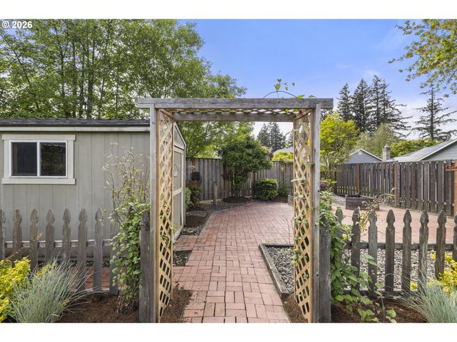 2471 Ne LINDSEY Dr, Hillsboro, OR 97124