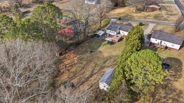 210 Hiwassee Drive NE, Charleston, TN 37310
