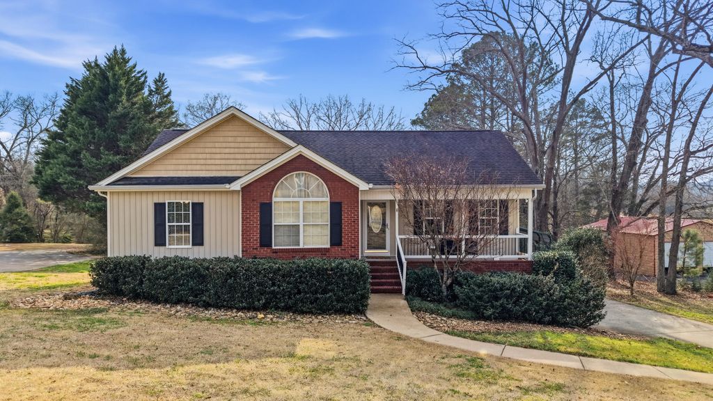 210 Hiwassee Drive NE, Charleston, TN 37310
