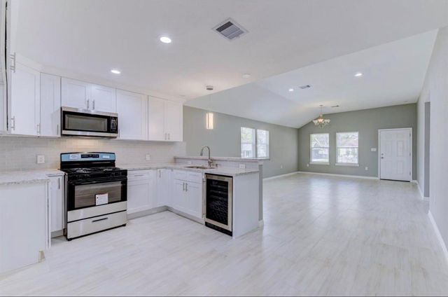 5824 Glen Lee Drive, Houston, TX 77396