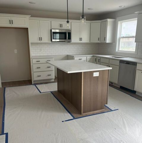 670 Lincoln Lawns Drive Nw, City Of Walker, MI 49534
