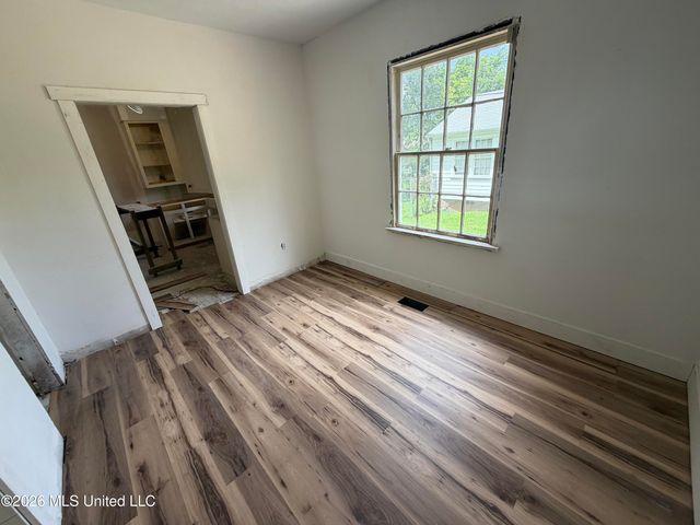 1051 Monroe Street, Jackson, MS 39202