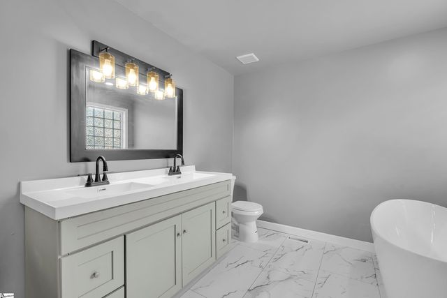 912 Still Spring Run, Inman, SC 29349