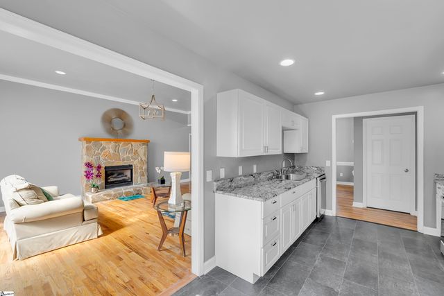 912 Still Spring Run, Inman, SC 29349