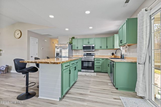 229 Gray Fox Run, Hubert, NC 28539