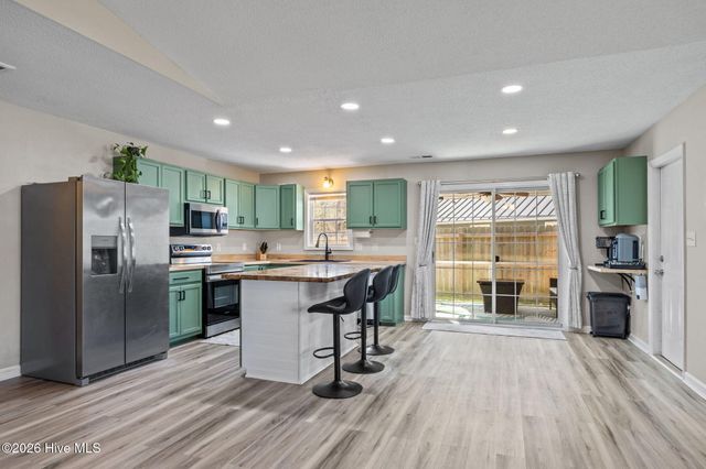 229 Gray Fox Run, Hubert, NC 28539