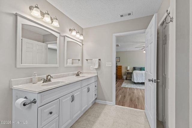 229 Gray Fox Run, Hubert, NC 28539