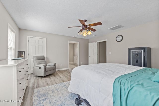 229 Gray Fox Run, Hubert, NC 28539