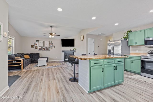 229 Gray Fox Run, Hubert, NC 28539