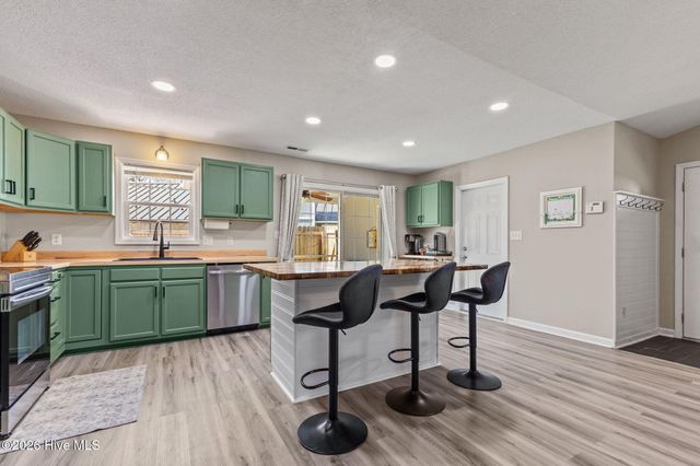 229 Gray Fox Run, Hubert, NC 28539