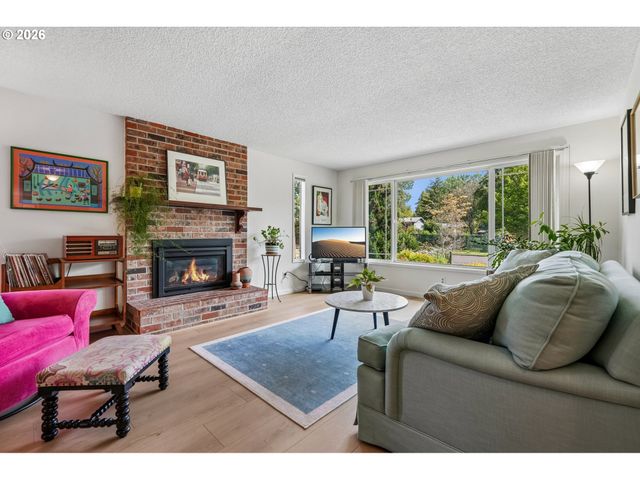 10275 Sw CYNTHIA St, Beaverton, OR 97008