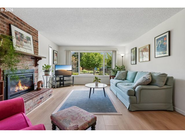 10275 Sw CYNTHIA St, Beaverton, OR 97008