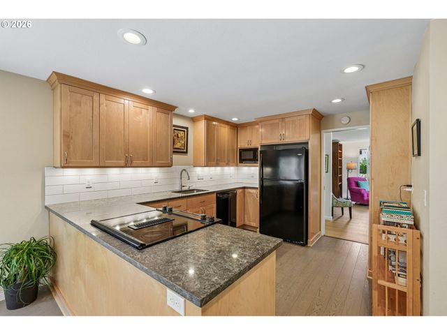10275 Sw CYNTHIA St, Beaverton, OR 97008