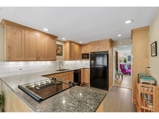 10275 Sw CYNTHIA St, Beaverton, OR 97008