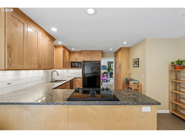10275 Sw CYNTHIA St, Beaverton, OR 97008