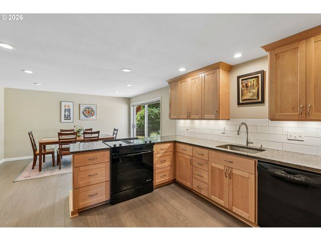 10275 Sw CYNTHIA St, Beaverton, OR 97008