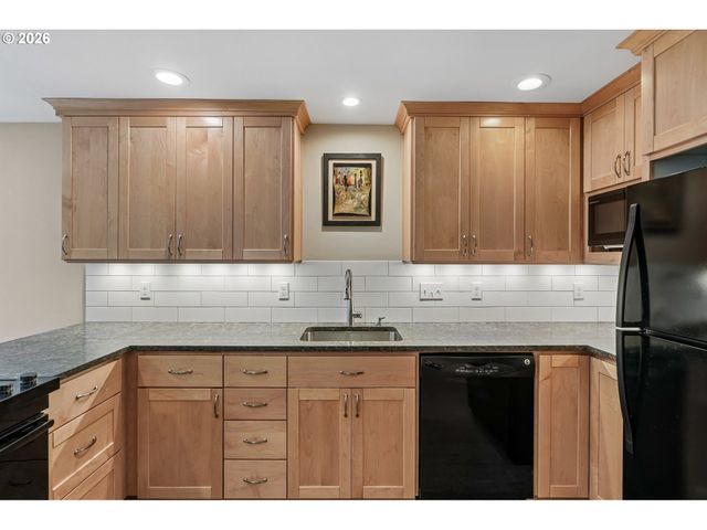 10275 Sw CYNTHIA St, Beaverton, OR 97008