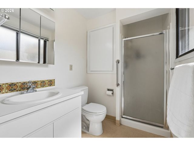 10275 Sw CYNTHIA St, Beaverton, OR 97008