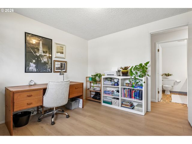 10275 Sw CYNTHIA St, Beaverton, OR 97008