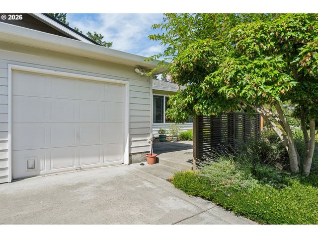 10275 Sw CYNTHIA St, Beaverton, OR 97008