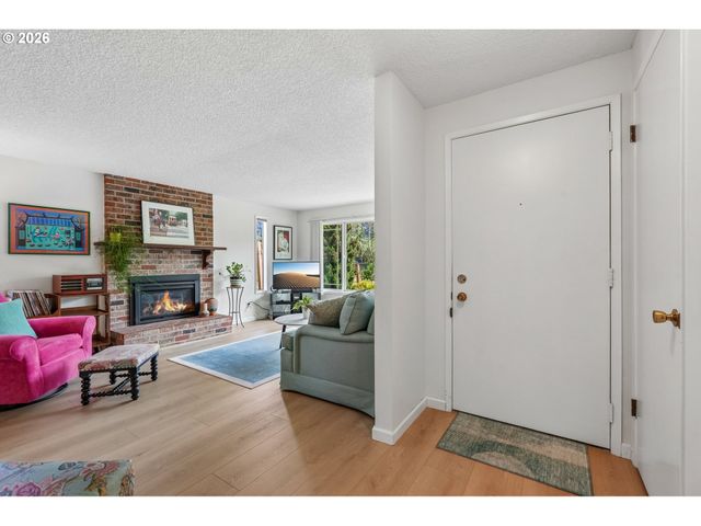 10275 Sw CYNTHIA St, Beaverton, OR 97008