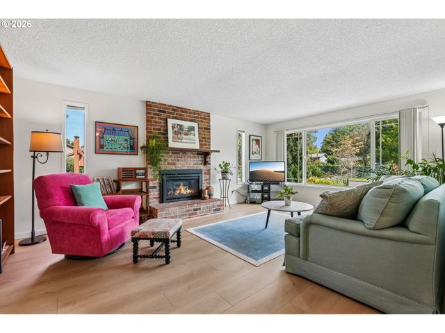 10275 Sw CYNTHIA St, Beaverton, OR 97008
