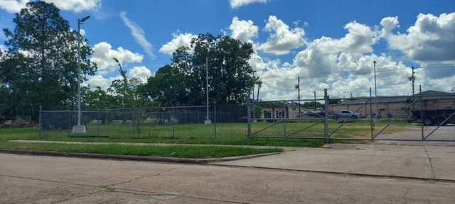 10018 Ramey, Houston, TX 77075