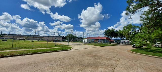 10018 Ramey, Houston, TX 77075