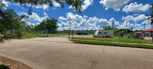 10018 Ramey, Houston, TX 77075