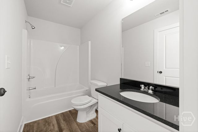 221 Meagan Street 72, Statham, GA 30666