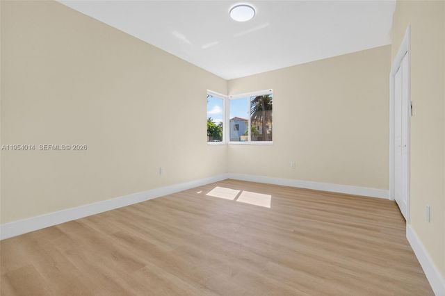 1721 S Treasure Dr, North Bay Village, FL 33141