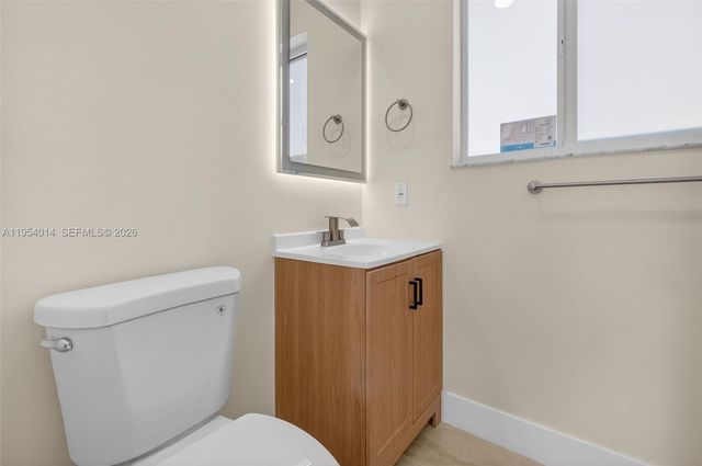 1721 S Treasure Dr, North Bay Village, FL 33141