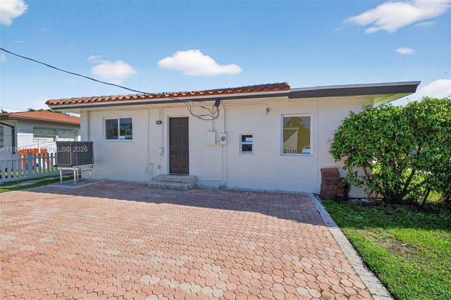 1721 S Treasure Dr, North Bay Village, FL 33141