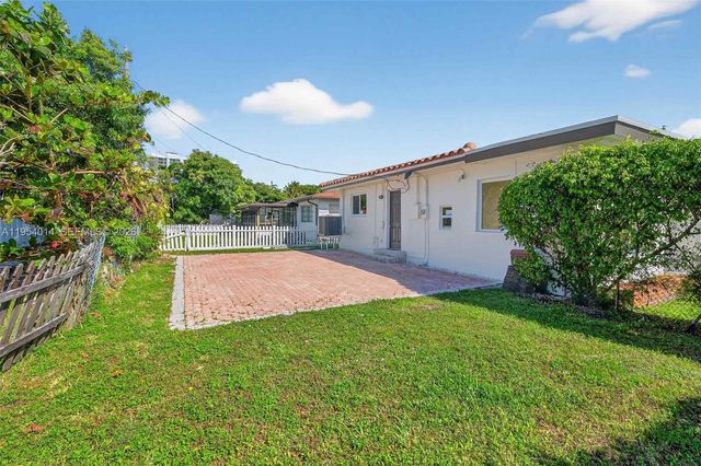 1721 S Treasure Dr, North Bay Village, FL 33141