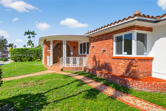 1721 S Treasure Dr, North Bay Village, FL 33141