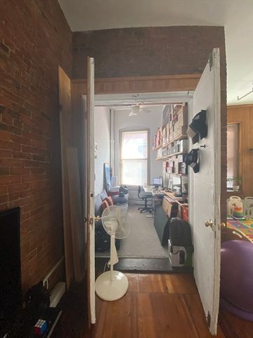 118 South Street 2A, Boston, MA 02111