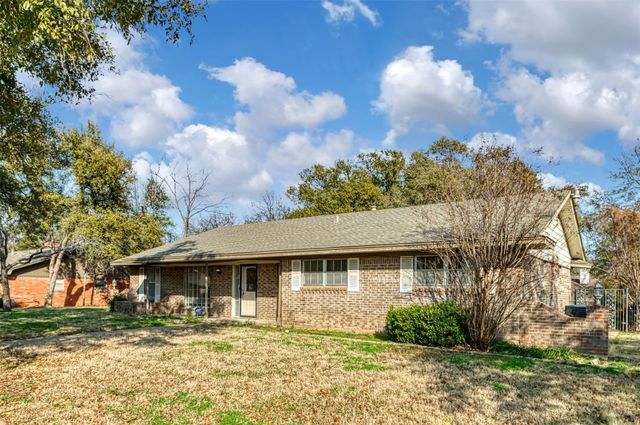 1605 Arrowhead, Pantego, TX 76013