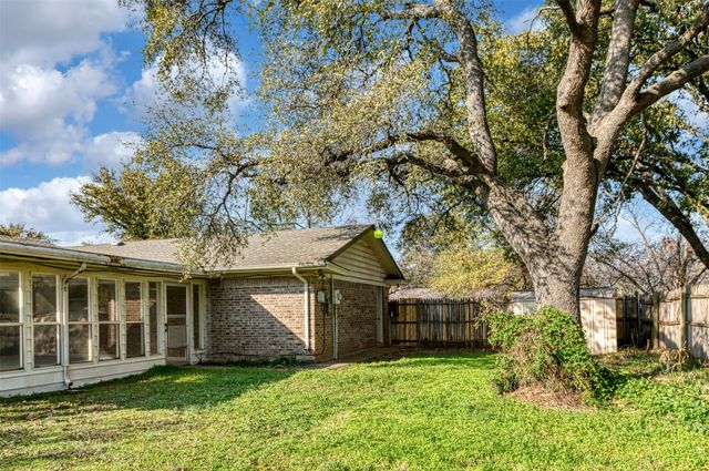1605 Arrowhead, Pantego, TX 76013