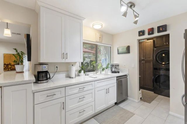 1240 Evergreen Dr, Cardiff By The Sea, CA 92007