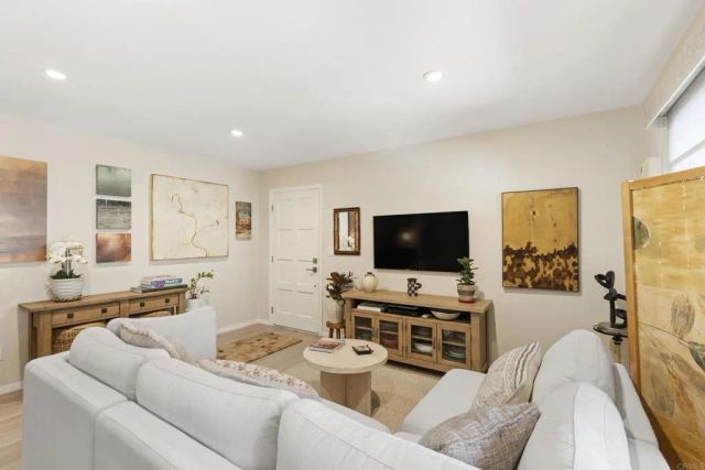 1240 Evergreen Dr, Cardiff By The Sea, CA 92007