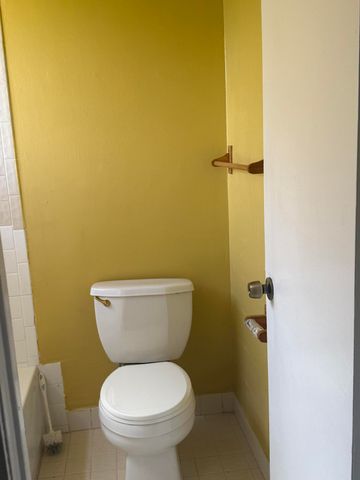 2511 NW 56th Avenue 111, Lauderhill, FL 33313