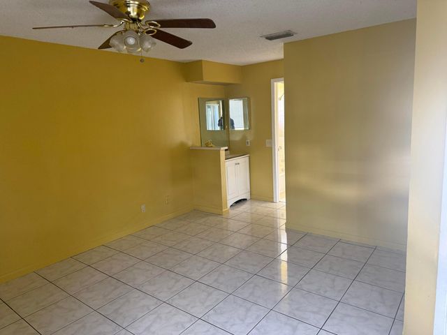 2511 NW 56th Avenue 111, Lauderhill, FL 33313