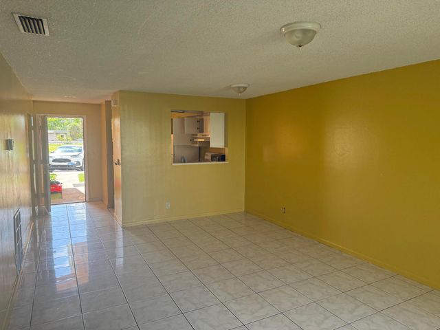 2511 NW 56th Avenue 111, Lauderhill, FL 33313