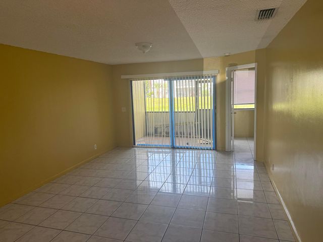 2511 NW 56th Avenue 111, Lauderhill, FL 33313