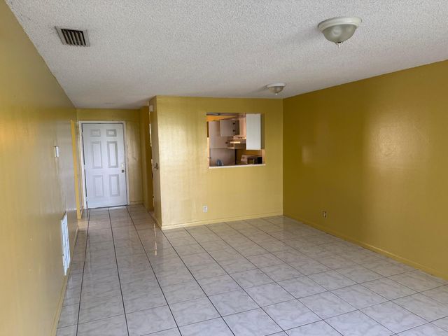 2511 NW 56th Avenue 111, Lauderhill, FL 33313